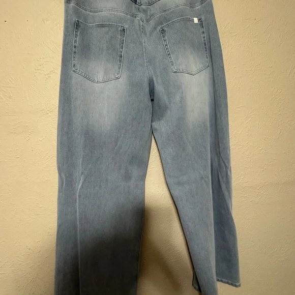 Halara Flex Low Rise Baggy Wide Jean - Picture 3 of 3